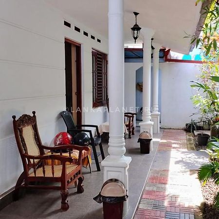 Hotel Twin Palms Mirissa Exterior foto